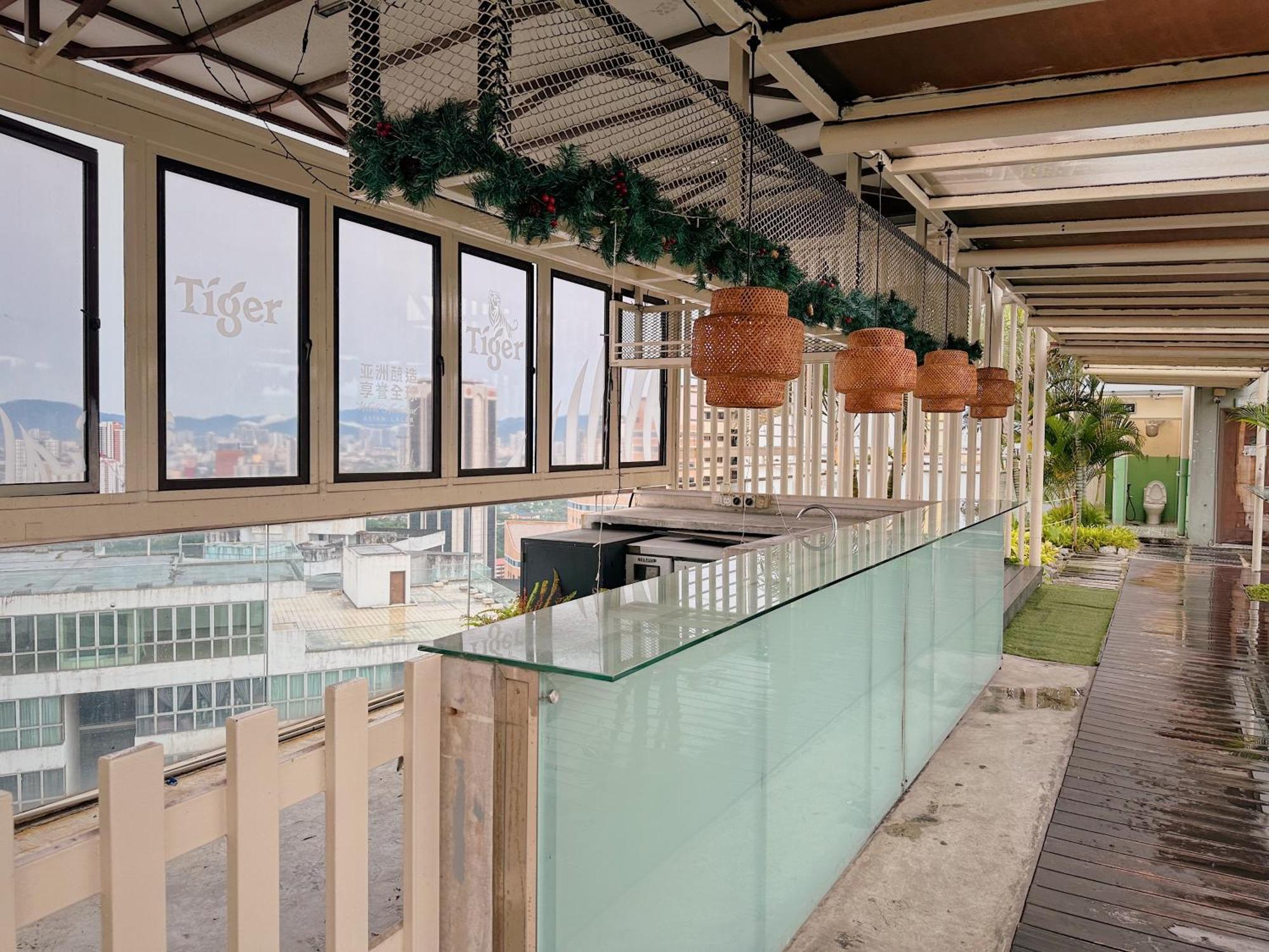Modern Bauhaus Studio At Regalia Klcc Infinity Pool Kuala Lumpur Bagian luar foto