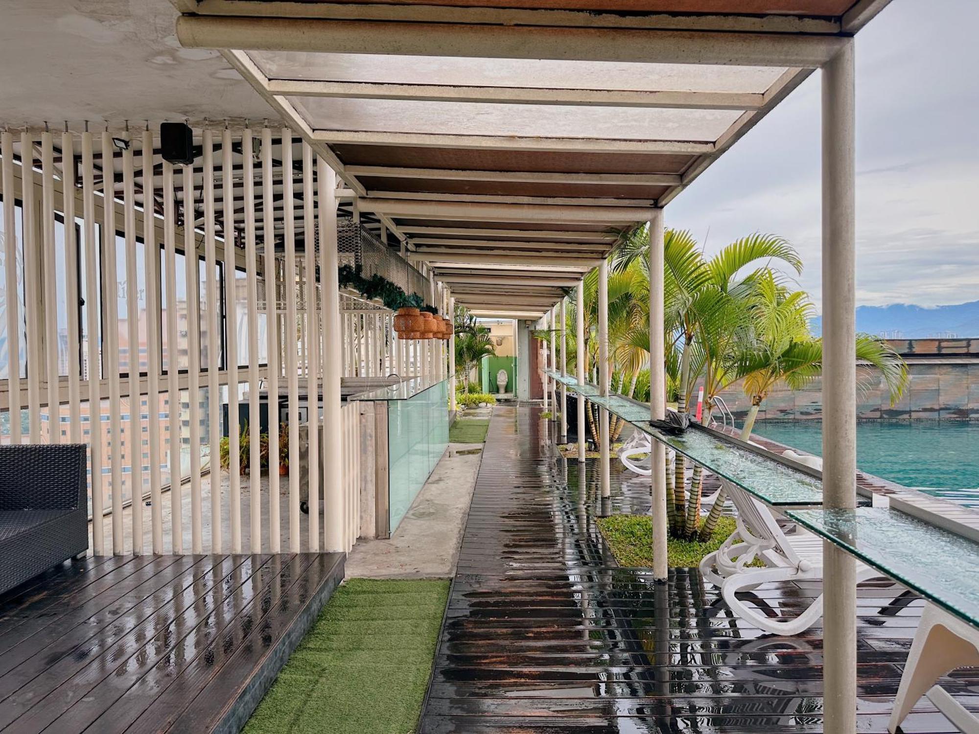 Modern Bauhaus Studio At Regalia Klcc Infinity Pool Kuala Lumpur Bagian luar foto